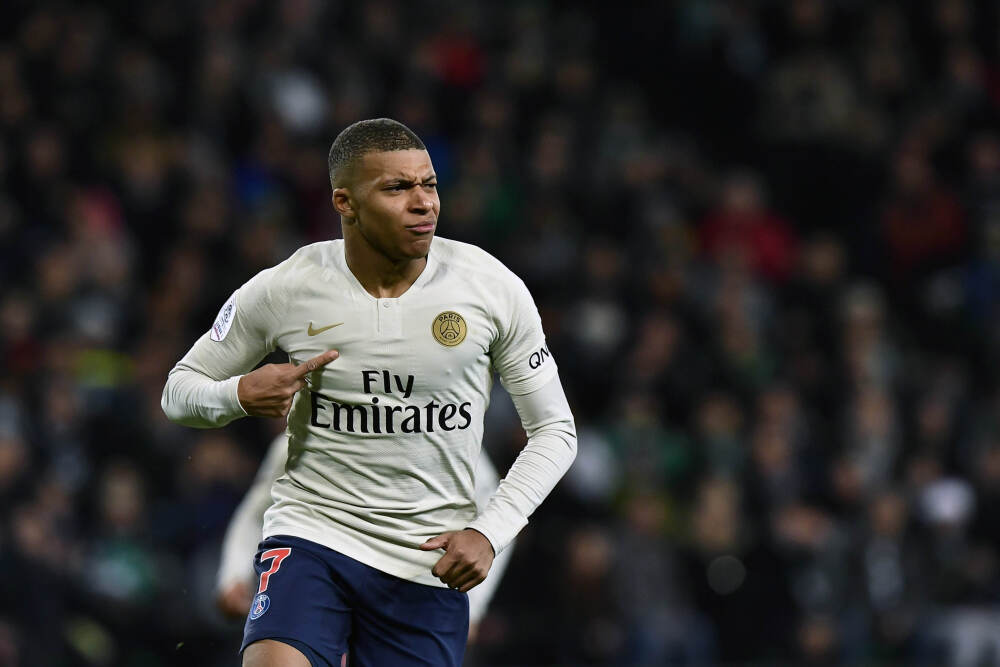 铸牢中华民族共同体意识丨一场跨越3000公里的足球之约